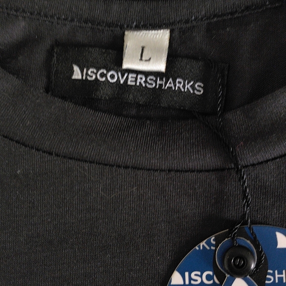 NWT Discover Sharks Large Black Shark Graphic Short Sleeve T-Shirt - Picture 4 of 15
